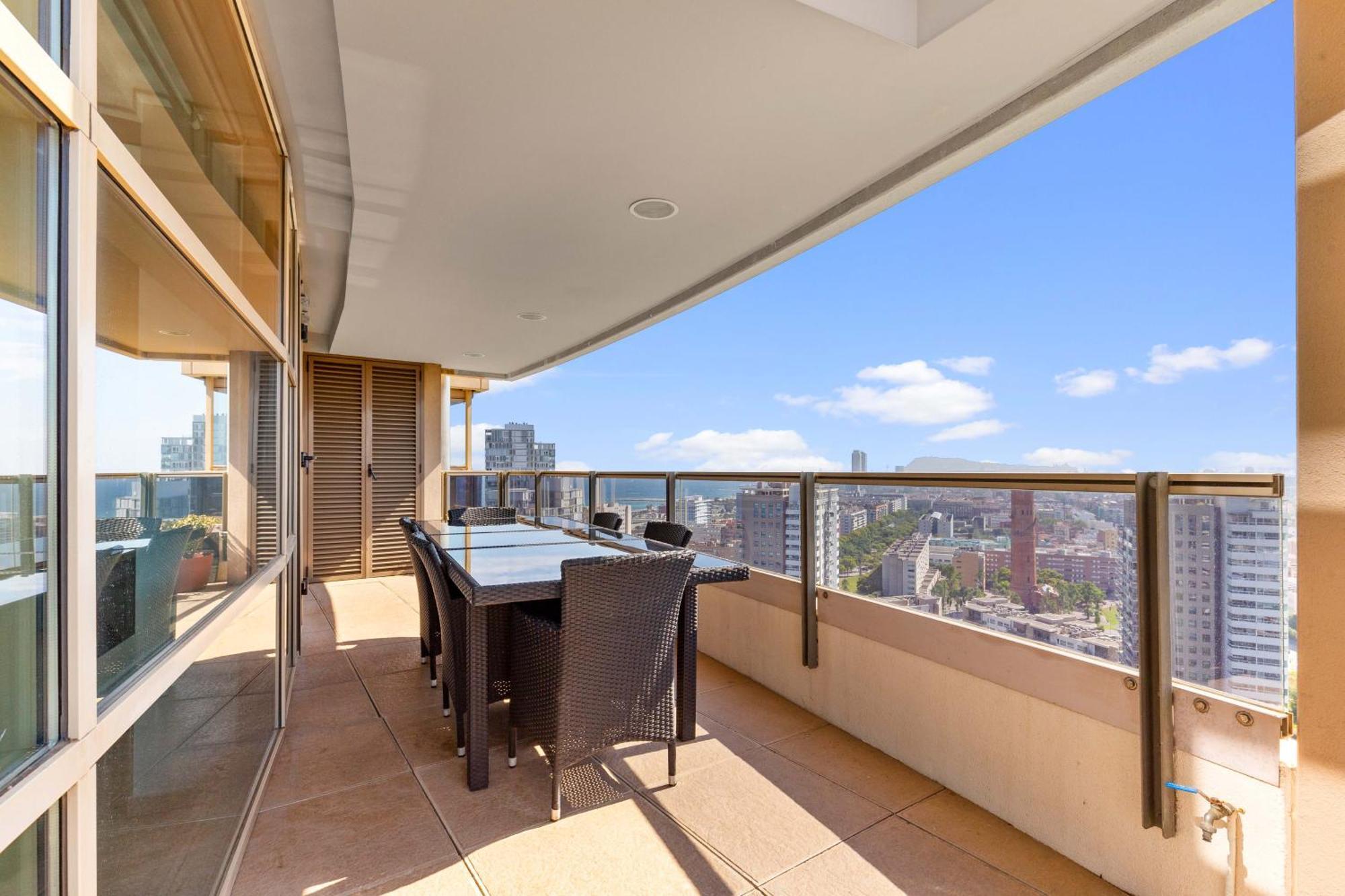 Penthouse Duplex With Epic Views Appartamento *