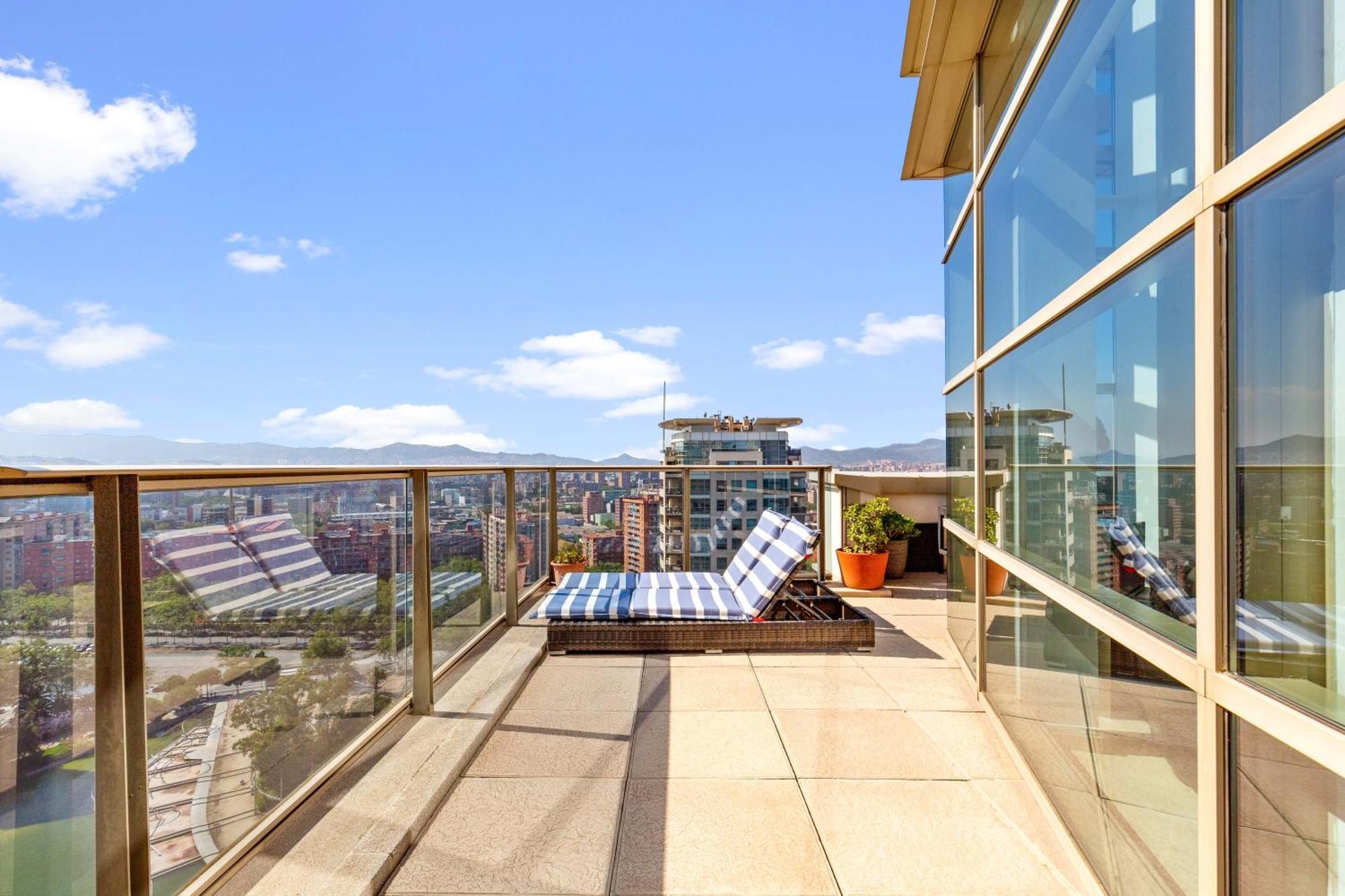 Penthouse Duplex With Epic Views Appartamento Barcellona